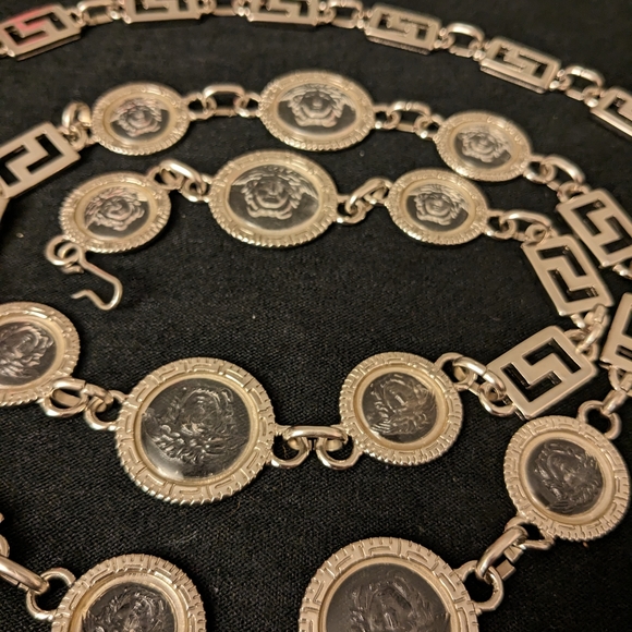Iconic Vintage Versace Chain Belt with Medusa Medallion 90s - Very Rare! - Picture 6 of 13